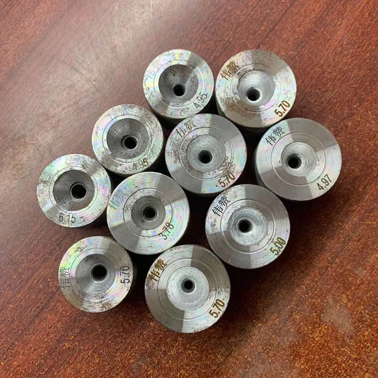 金刚石模具赋能 高速小水箱、高晶模组助力不锈钢制品定制化精密拉丝